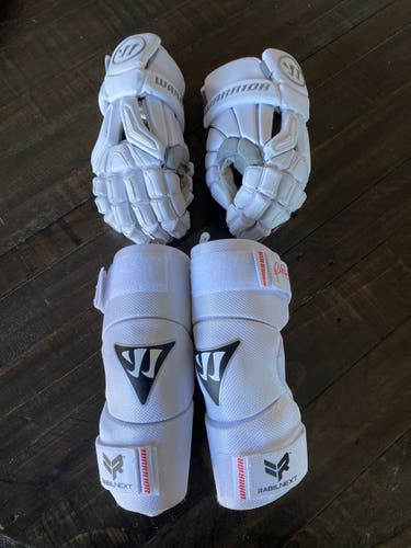 White Used Player's Warrior Burn Pro Lacrosse Gloves 11"