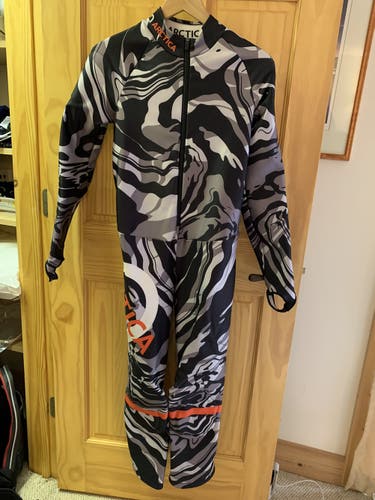 Black and Gray Arctica Men’s GS suit, size MD, like new