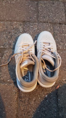 Used Size 3.0 (Women's 4.0) Nike
