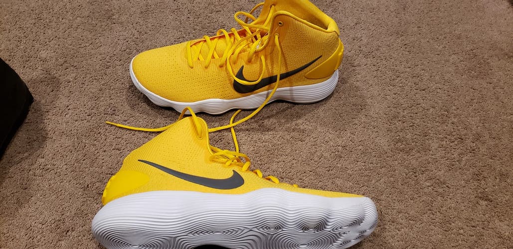 Nike Hyperdunk Yellow New Men's Size 16 Nike Shoes