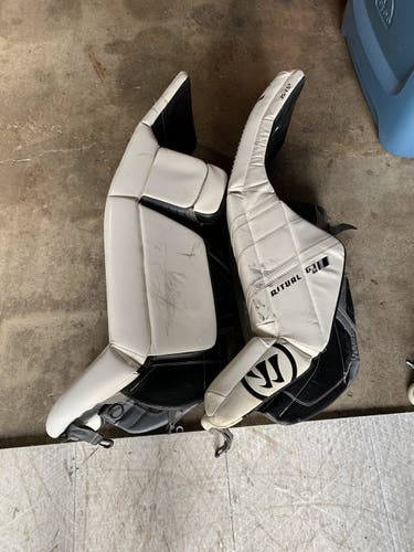 White Used Senior 35" +1.5 Warrior Ritual G3 Goalie Leg Pads