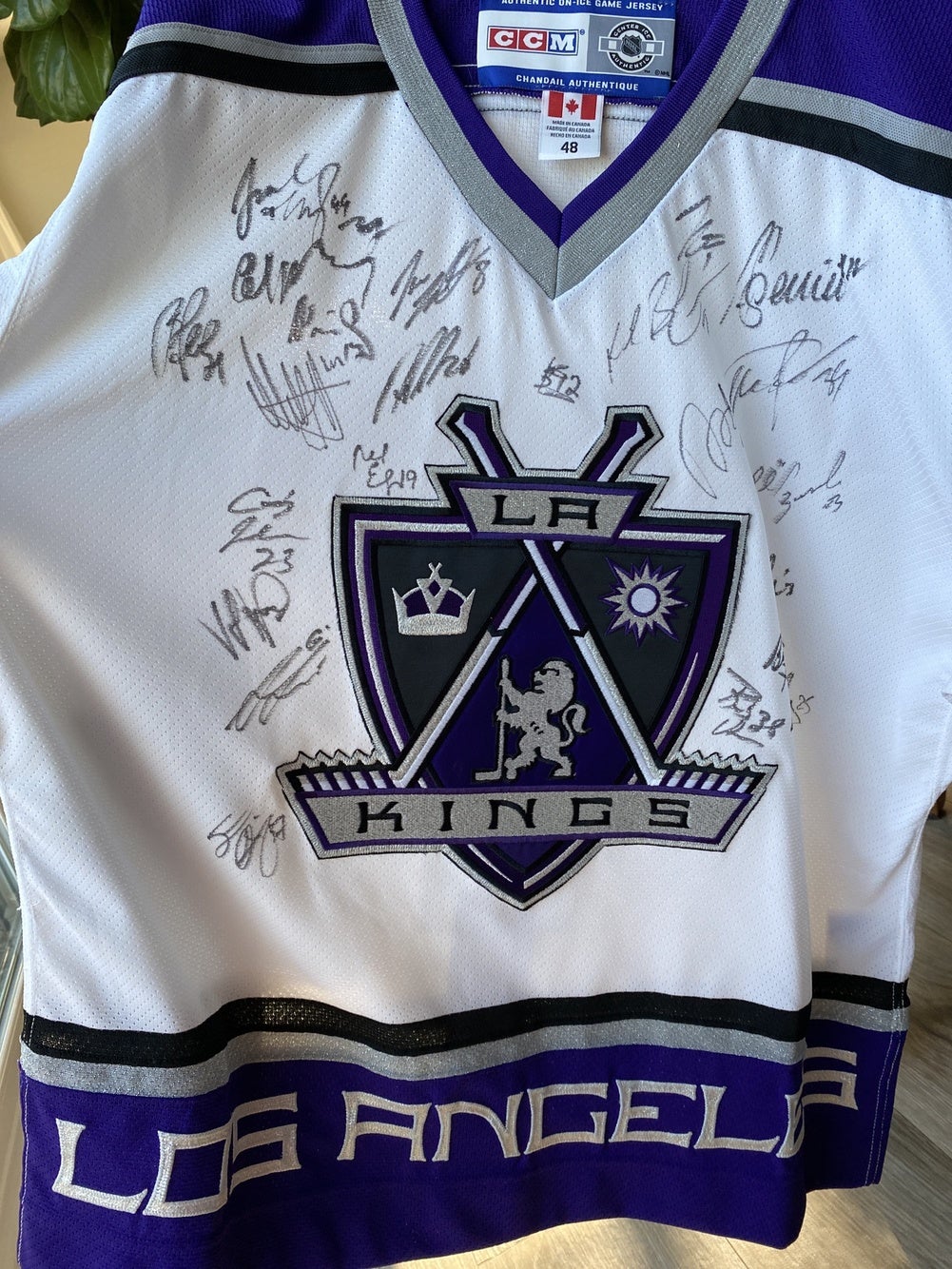 2001-02 Los Angeles Kings Team Signed CCM Practice Jersey by 26 Players COA