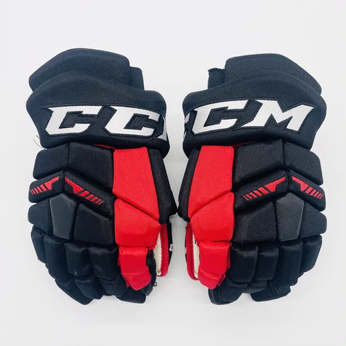 CCM HGTKXP Hockey Gloves-Chicago Blackhawks-14"
