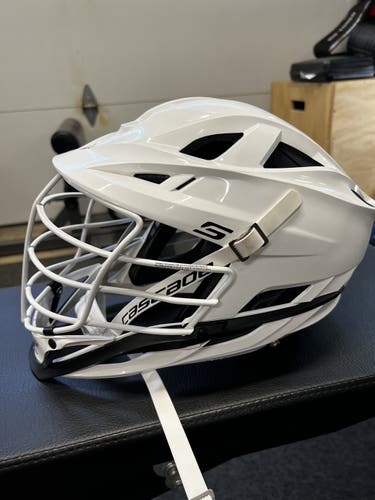 White Adult Player's Cascade S Helmet