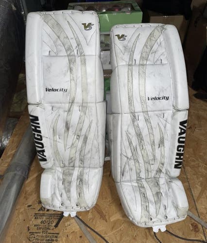 White (Senior 33"+1.5) Vaughn  Velocity V5 Goalie Leg Pads