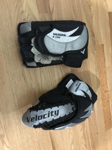 Black Junior Used Vaughn Blocker AND Glove - Regular Velocity 7100