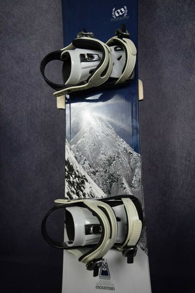 MORROW MOUNTAIN SNOWBOARD SIZE 151 CM WITH MORROW LARGE BINDINGS