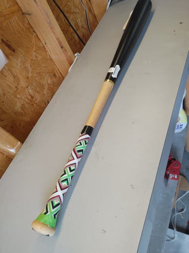 Sasquatch Wood Bat (-3) 30 oz 33"