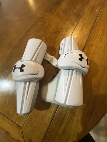New Large Under Armour Revenant Arm Pads