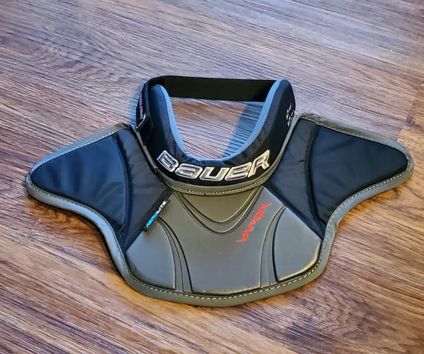 Used Bauer Vapor Neck Guard S17, Senior