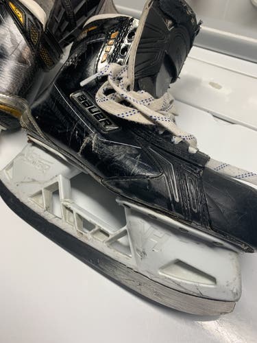 Senior Bauer Regular Width  Size 7.5 Hockey Skates