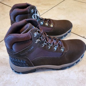 New Snowshoes Goodyear Mens Work Boots size 10.5