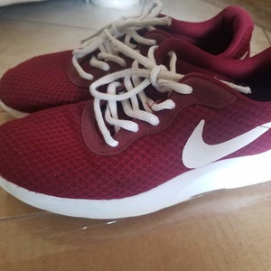 Kids Nike Red Shoes Size 5.5