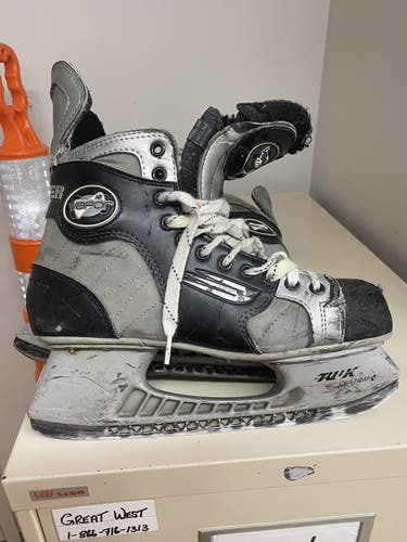 Bauer vapor 10 skates Size 9.5 EE