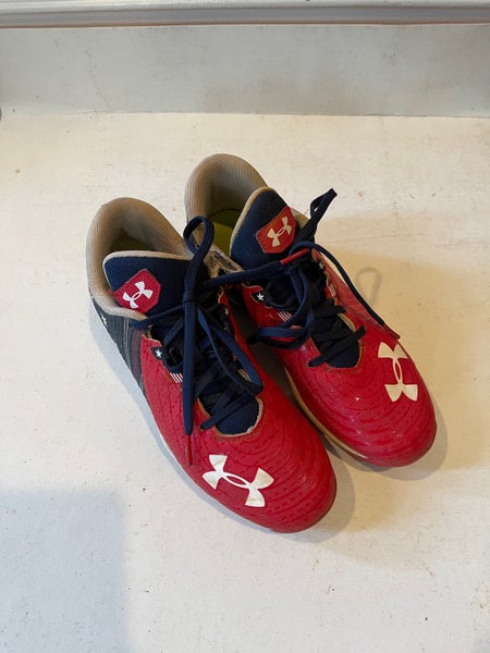 Red Used Youth Size 4.5 (Women's 5.5) Molded Cleats Under Armour