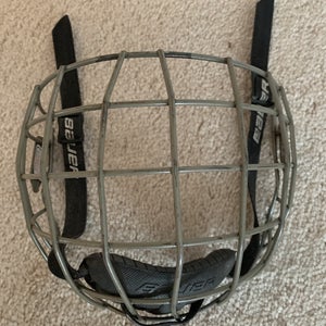 Used hockey facemask - XS Titanium
