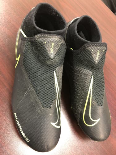 Nike Phantom VSN soccer cleats men’s US 6.5
