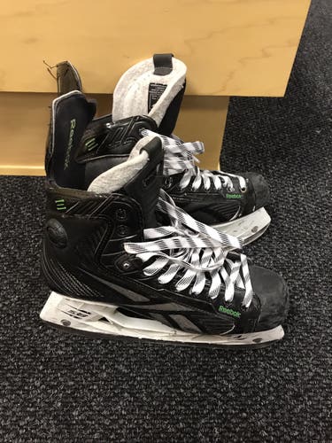Senior Reebok Regular Width  Size 9.5 Ribcor Hockey Skates
