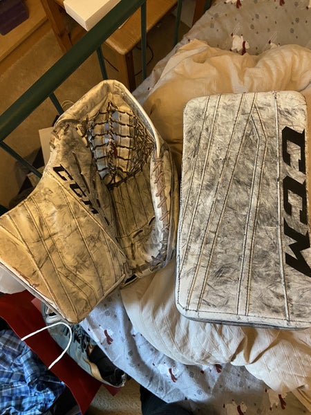 CCM Senior Regular Glove/Blocker Combo
