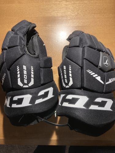 Black Senior CCM 13" Tacks 2502 Gloves