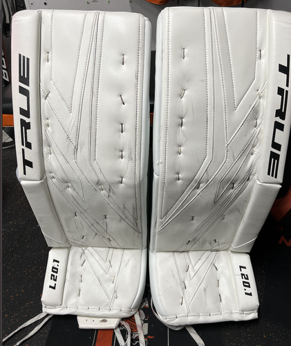 White Used Senior 33" True  L20.1 Full Set