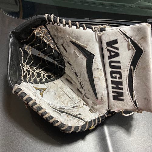 Vaughn Velocity V6 Intermediate Full Right Catching Glove