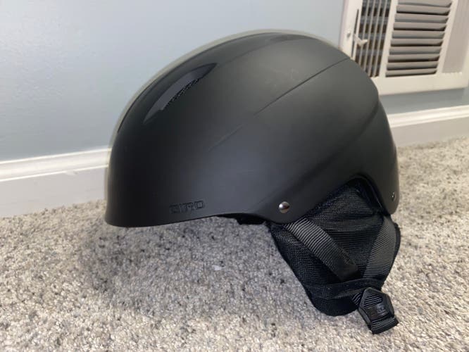 Black Unisex Medium Giro Bevel Helmet FIS Legal