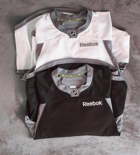 Pair of Reebok Edge 3.0 Pro Stock Hockey Practice Jersey Blank Black and White Size 54