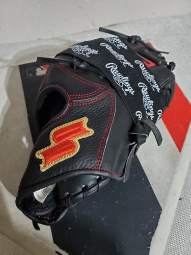 Black Used Kid Pitch (9YO-13YO) SSK Right Hand Throw Infield Red Line Baseball Glove 11.5"