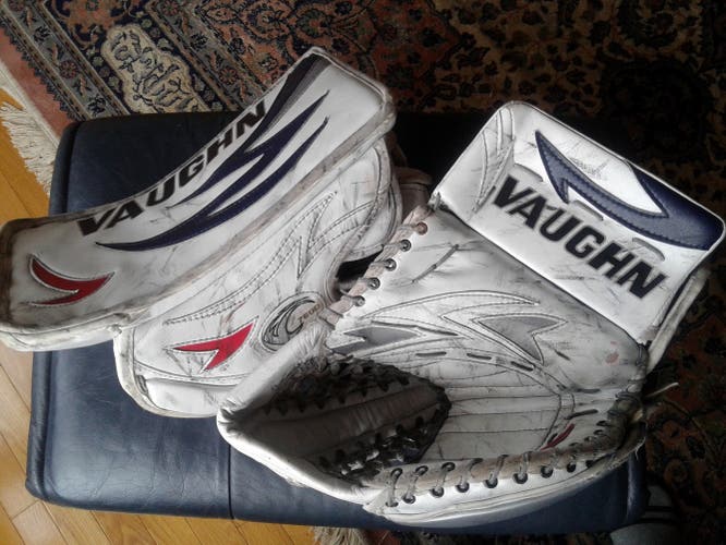 White Used Senior Vaughn Full Right Velocity 7600