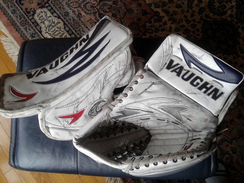 White Used Senior Vaughn Full Right Velocity 7600