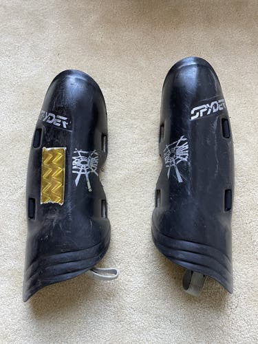 Used One Size Fits All Spyder Shin Guard