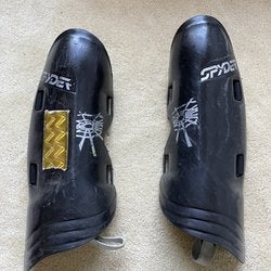 Used One Size Fits All Spyder Shin Guard