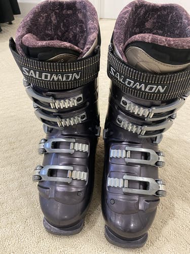 Used Women's Salomon All Mountain evolution Ski Boots Soft Flex
