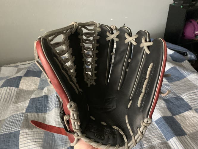 Black High School/College Outfield 12.75" R9 Baseball Glove