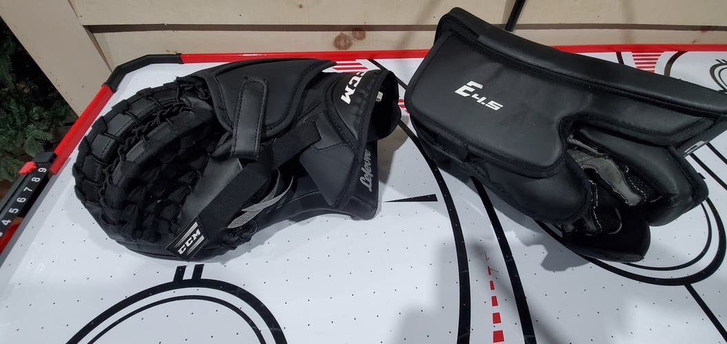 Black Junior Used CCM Full Right Extreme Flex E4.5