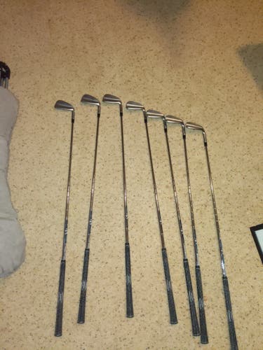 Used 5-U,W Ping Right Handed i500 Iron Set