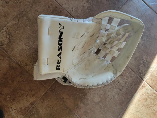 White Senior Used ReasonY Pro Efficiency Goalie Glove