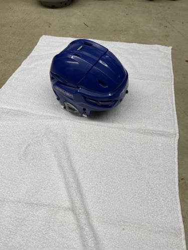 Blue Used Medium Bauer Re-Akt 95 Helmet