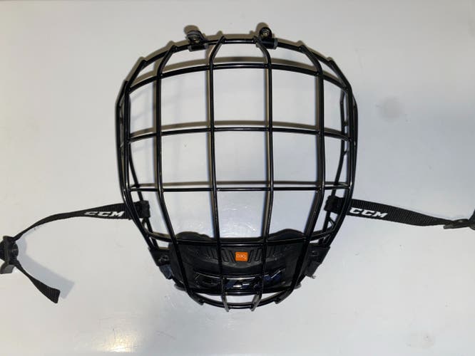 Senior Used Large CCM FM680 Full Cage