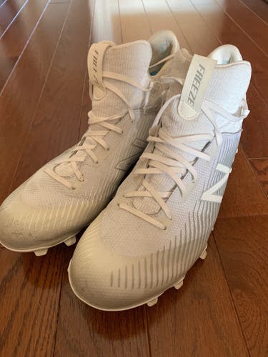 White New Balance Men's Cleats  Low Cut Freeze WT2 Size 12.5