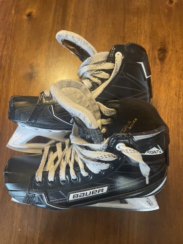 Junior Used Bauer Supreme S190 Hockey Goalie Skates Regular Width Size 5.5