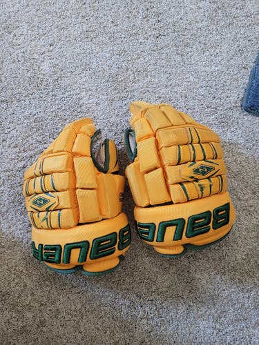 Used Bauer Nexus Pro Gloves 13"