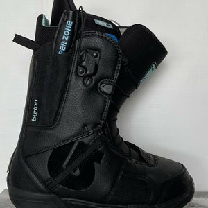 New Women's Size 5.0 Burton Snowboard Boots Medium Flex All Mountain