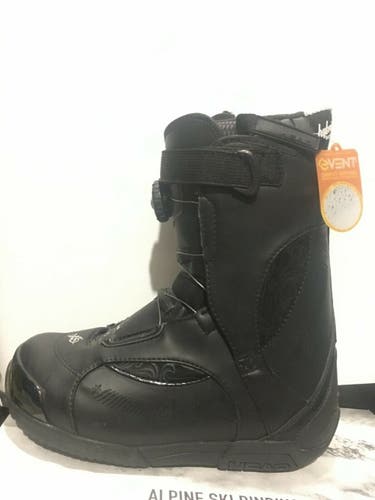 New Women's Size 7.0 HEAD Snowboard Boots Medium Flex All Mountain