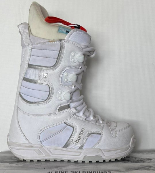 New Women's Size 6.0 (Women's 7.0) Burton Coco Snowboard Boots Medium Flex All Mountain