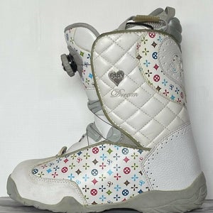 New Women's Size 9 Snowboard Boots Adjustable Flex All Mountain