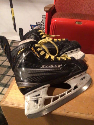 Bauer Supreme 190 hockey skates Youth 13 D