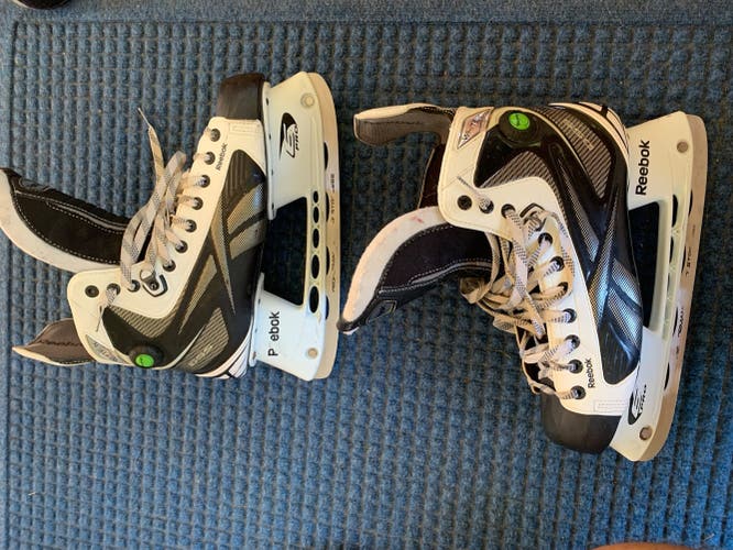 Senior Reebok Regular Width  Size 11 White k Hockey Skates