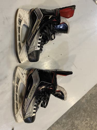 Senior Bauer Regular Width  Size 6 Vapor 1X Hockey Skates